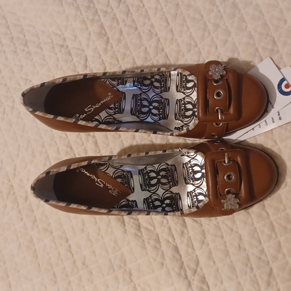 New Ben Sherman shoes style:violet size 4